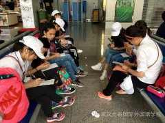 特级教师深入教学教研，为青年教师指点迷津
